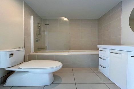 Photo of property in 15 Merlot Way, Te Atatu South, Auckland, 0610