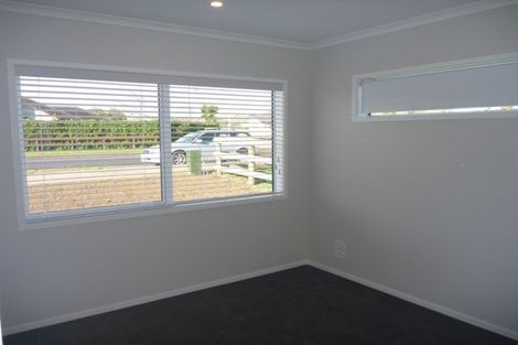 Photo of property in 120 Matua Road, Huapai, Kumeu, 0810