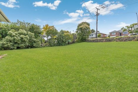 Photo of property in 7 Newington Road, Henderson, Auckland, 0612