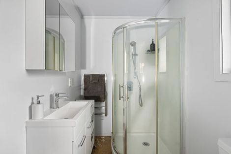 Photo of property in 1/212 Centreway Road, Orewa, 0931