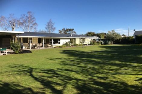 Photo of property in 160 Grimseys Road, Redwood, Christchurch, 8051