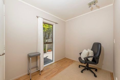 Photo of property in 3 Mulberry Place, Glenfield, Auckland, 0629