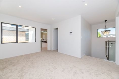Photo of property in 13 Shibata Rise, Ranui, Auckland, 0612