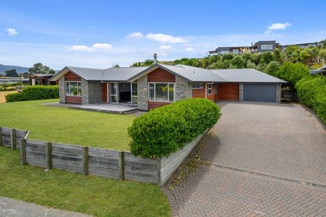 Photo of property in 4 Kestrel Lane, Kinloch, Taupo, 3377