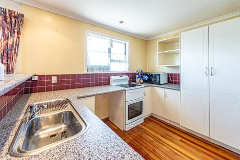 Photo of property in 6 Omori Place, Castlecliff, Whanganui, 4501