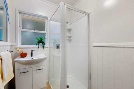 Photo of property in 2/28 Gordon Avenue, Milford, Auckland, 0620