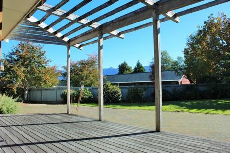 Photo of property in 6 Pop Andrew Drive, Te Anau, 9600