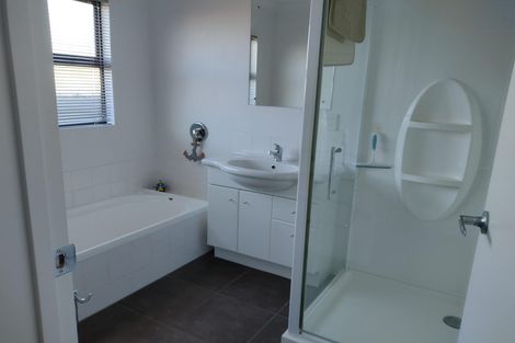 Photo of property in 16a Windsor Terrace, Taradale, Napier, 4112