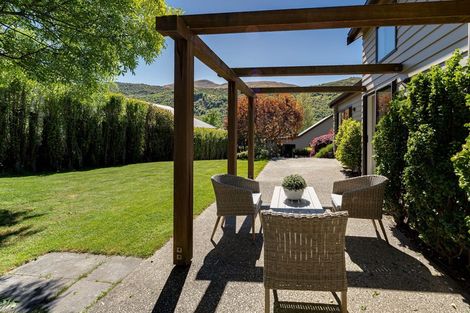 Photo of property in 6 Chartres Lane, Arrowtown, 9302