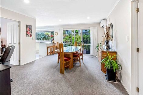 Photo of property in 8 Landvale Court, Browns Bay, Auckland, 0630