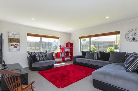 Photo of property in 22 Sunstone Crescent, Brown Owl, Upper Hutt, 5018