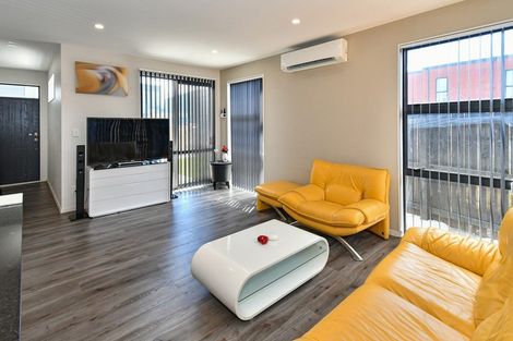 Photo of property in 1 Te Aparangi Road, Papakura, 2110