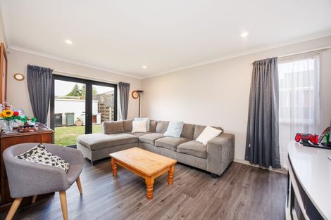 Photo of property in 5 Haast Place, Awapuni, Palmerston North, 4412