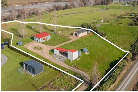 Photo of property in 60 River Road, Otane, Waipawa, 4271