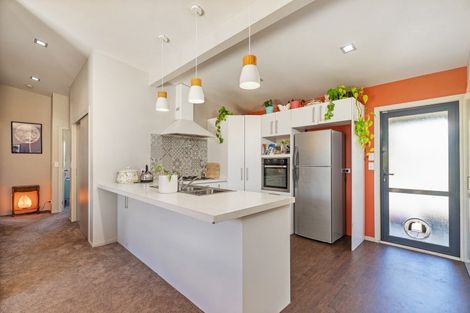 Photo of property in 5 Rena Place, Whitianga, 3510