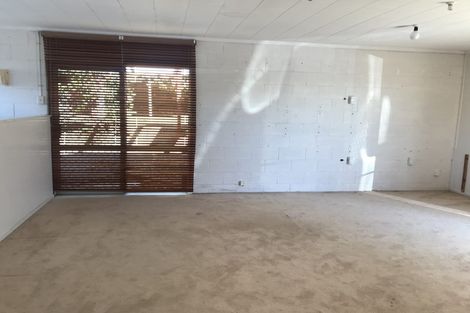 Photo of property in 6 Birdie Place, Red Beach, 0932