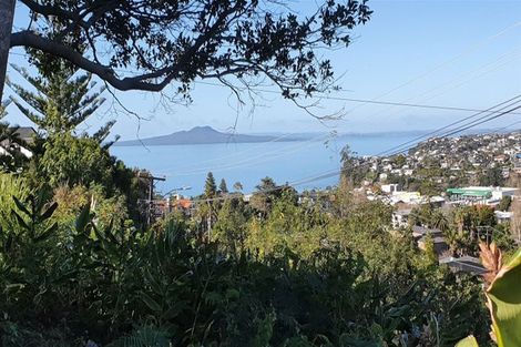 Photo of property in 9 Carlisle Road, Torbay, Auckland, 0630