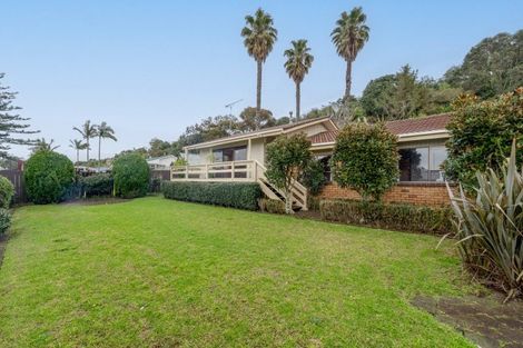 Photo of property in 22 Rogers Avenue, Eastern Beach, Auckland, 2012