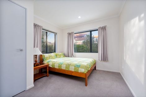 Photo of property in 13 Pyramid Place, Glen Eden, Auckland, 0602