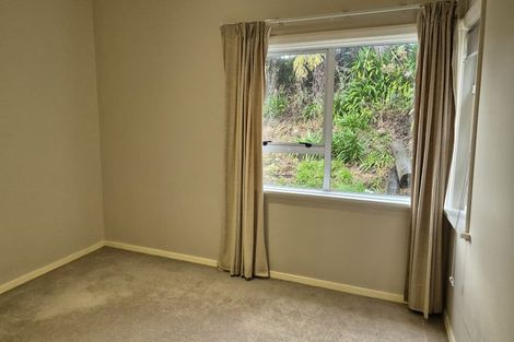 Photo of property in 22 Hampton Hill Road, Tawa, Wellington, 5028