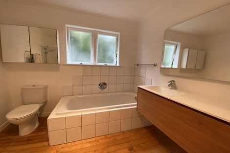 Photo of property in 9 Acacia Road, Torbay, Auckland, 0632