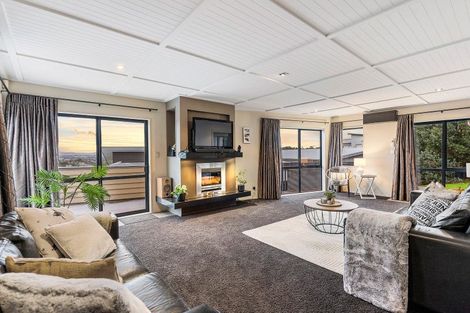 Photo of property in 47 Kittiwake Drive, Schnapper Rock, Auckland, 0632