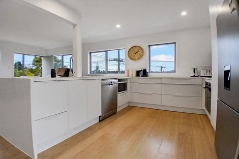 Photo of property in 2/23 Park Road, Glenfield, Auckland, 0629