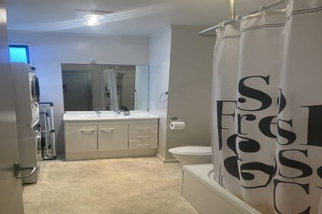 Photo of property in 31 Nutsey Avenue, Northcote, Auckland, 0627