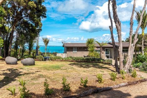 Photo of property in 50 Carsons Road, Waiheke Island, 1971