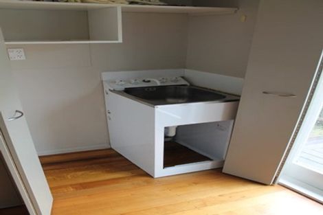 Photo of property in 92 Shakespeare Road, Milford, Auckland, 0620