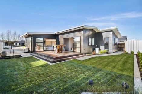 Photo of property in 10 Kanzan Grove, Maewa, 4702