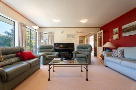 Photo of property in 6 Montrose Grove, Churton Park, Wellington, 6037