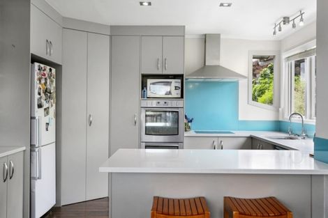 Photo of property in 18 Ingle Avenue, Waipahihi, Taupo, 3330