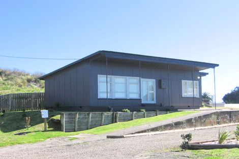 Photo of property in 21 Barber Street, Foxton Beach, Foxton, 4815