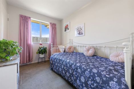 Photo of property in 2/31 Tuckers Road, Redwood, Christchurch, 8051