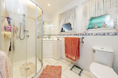 Photo of property in 65 Cargill Street, Papakura, 2110