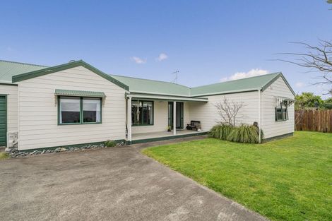 Photo of property in 7 Cholmondeley Crescent, Whitianga, 3510