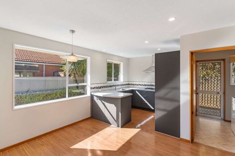 Photo of property in 2/20 Sawyers Arms Road, Northcote, Christchurch, 8052