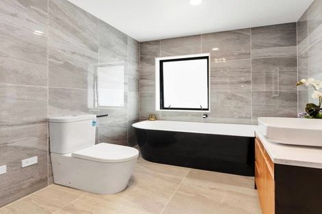 Photo of property in 18 Evergreen Parade, Rosehill, Papakura, 2113