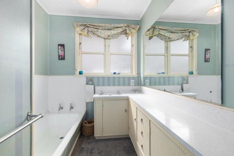 Photo of property in 57 Raroa Terrace, Tawa, Wellington, 5028