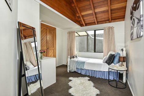 Photo of property in 34 Seacliffe Road, Hillsborough, Auckland, 1042