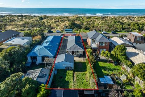 Photo of property in 521 Marine Parade, South New Brighton, Christchurch, 8062