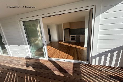 Photo of property in 10a Oriental Terrace, Mount Victoria, Wellington, 6011
