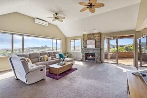 Photo of property in 3 Coronet Lane, Flat Bush, Auckland, 2019