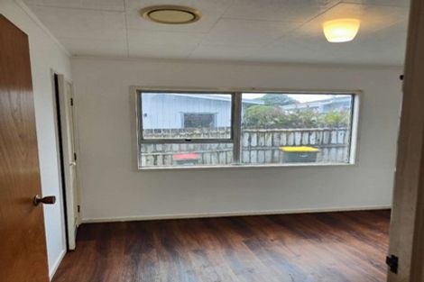 Photo of property in 15 Bundena Place, Clendon Park, Auckland, 2103