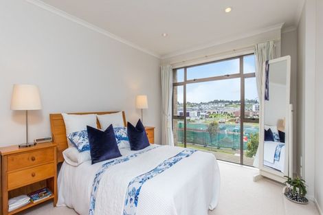 Photo of property in 24 Purchas Hill Drive, Stonefields, Auckland, 1072