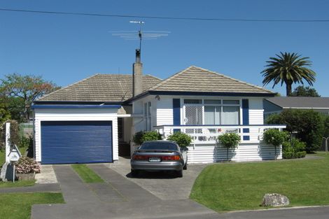 Photo of property in 16 Thomson Street, Gisborne, 4010