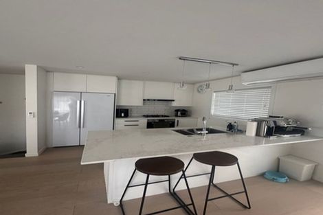 Photo of property in 166b Newlands Road, Newlands, Wellington, 6037