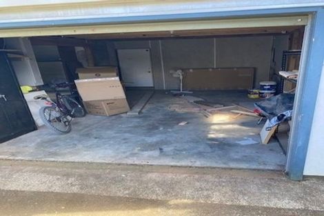 Photo of property in 5 Wakefield Terrace, Tawa, Wellington, 5028