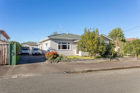 Photo of property in 24 Chamberlain Street, Dannevirke, 4930
